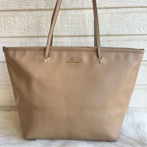 Coach Handbags - COACH Tan Laptop Leather City Metro Tote Handbag Ava